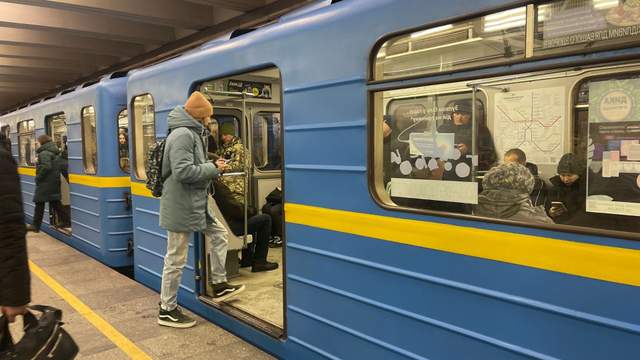 У Києві змінили рух поїздів червоною гілкою метро: в чому причина