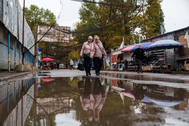 У Херсоні на вулицях побільшало людей / © Associated Press