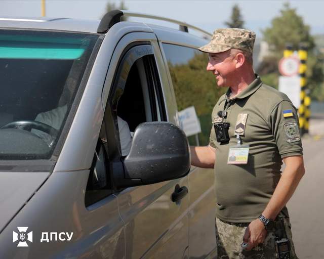 Скільки днів залишилось: митниця запустила зручний онлайн-сервіс для тимчасово ввезених авто