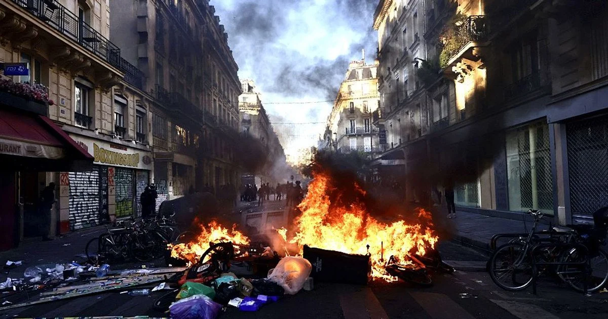 Протести переросли в масові заворушення