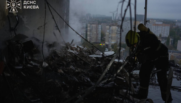 Росія продовжує атакувати Україну - вночі під ударами була енергетика, залізниця, ТЦ і будинки