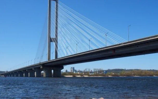 Лівий берег Києва фактично відрізаний від правого: експерт пояснив причини транспортної кризи в столиці