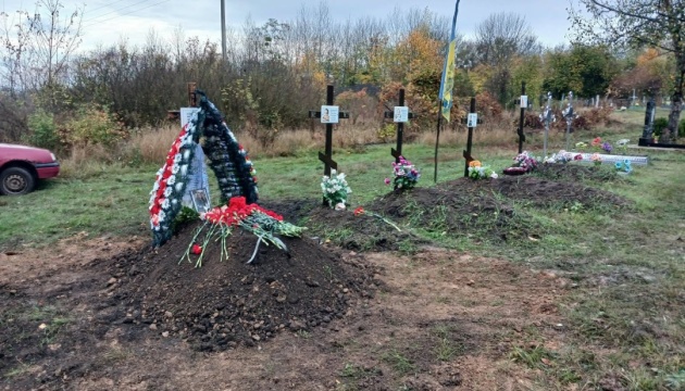 На Харківщині попрощалися із загиблою у ДТП Ольгою Крівогуб, яка втратила чоловіка і трьох дітей через удар РФ