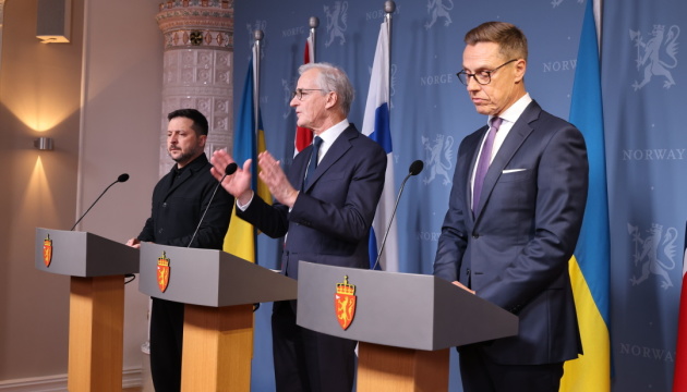 Зеленський про зустріч з Віткоффом: Є пропозиції про припинення вогню та гарантії безпеки на рівні статті 5 НАТО