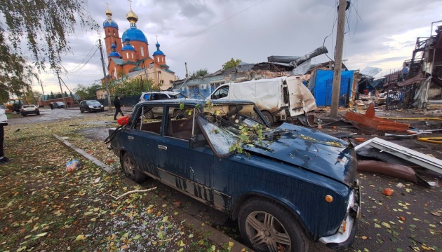 Кількість жертв удару по ринку в Лозовій на Харківщині зросла до трьох
