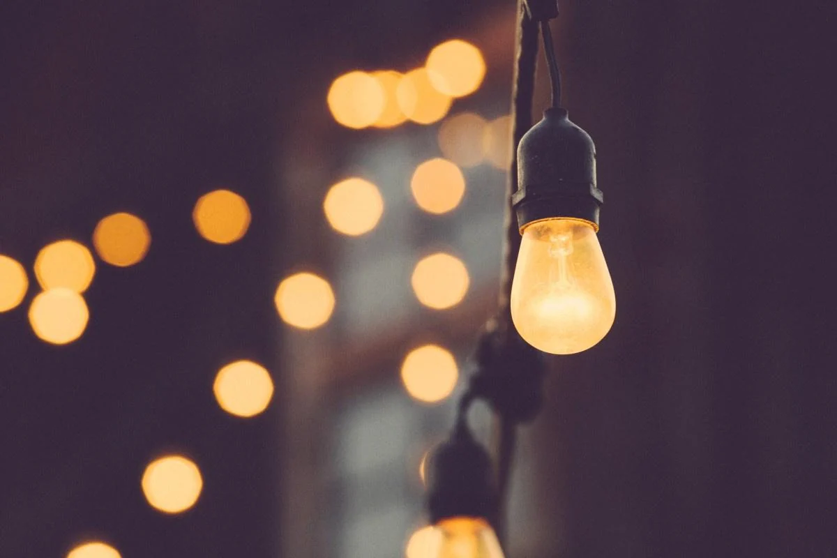 Графіки відключень 29 жовтня: хто буде без світла у четвер