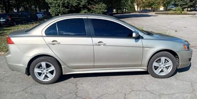 Майже новий Mitsubishi Lancer X за 9000 доларів: на Харківщині знайшли цікаву капсулу часу