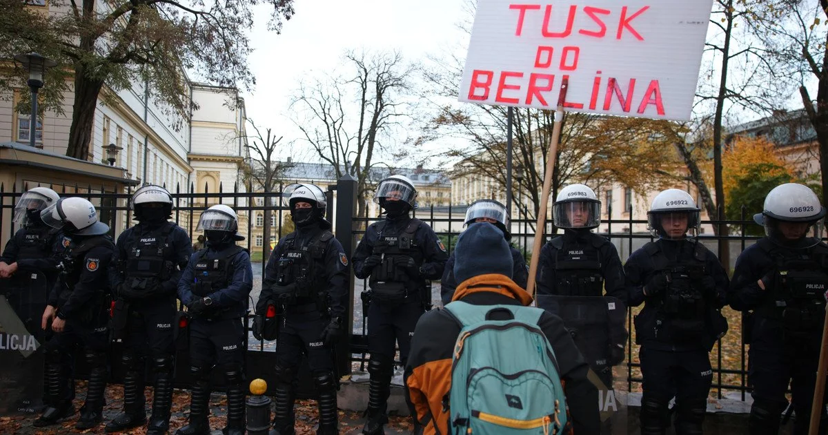 Протести під Конституційним трибуналом Польщі