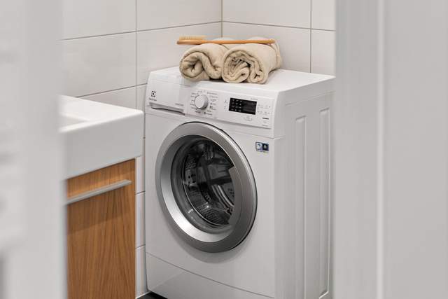 Чи потрібно закривати двері пральної машини після прання: остаточна відповідь від експертів
