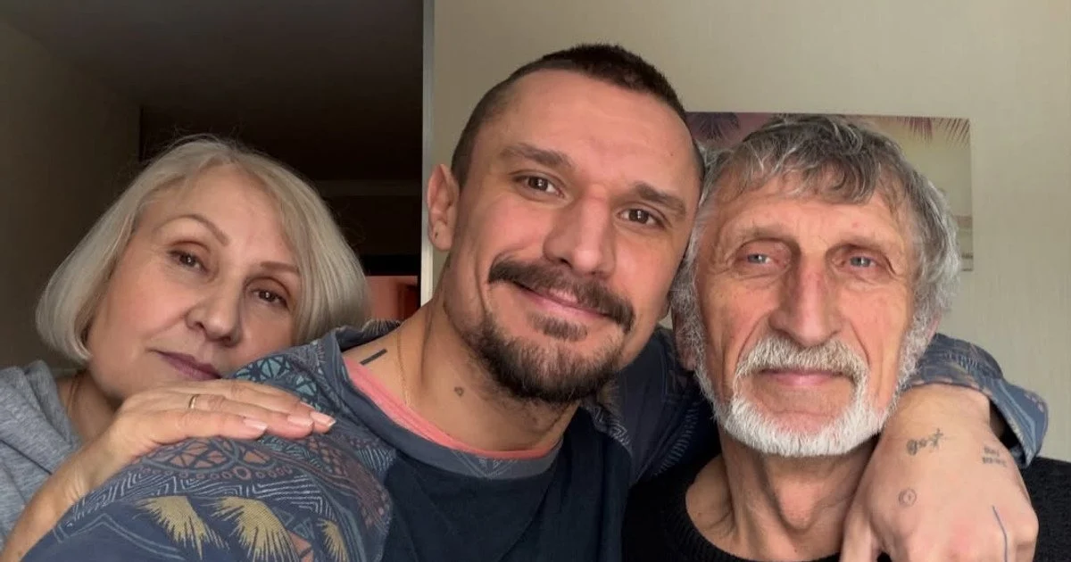 Тарас Цимбалюк з батьками
