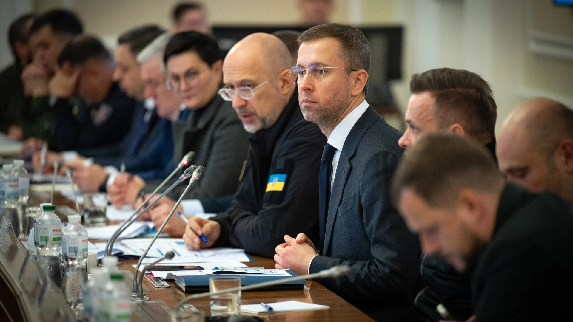 В Україні запровадили надзвичайну ситуацію у кількох ключових галузях