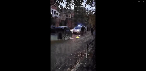В Одесі чоловік вдарив ножем в шию військового ТЦК і намагався збити машиною