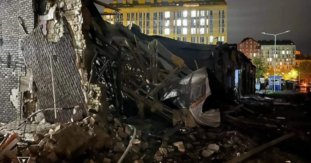 Руйнування в Києві внаслідок ракетного удару