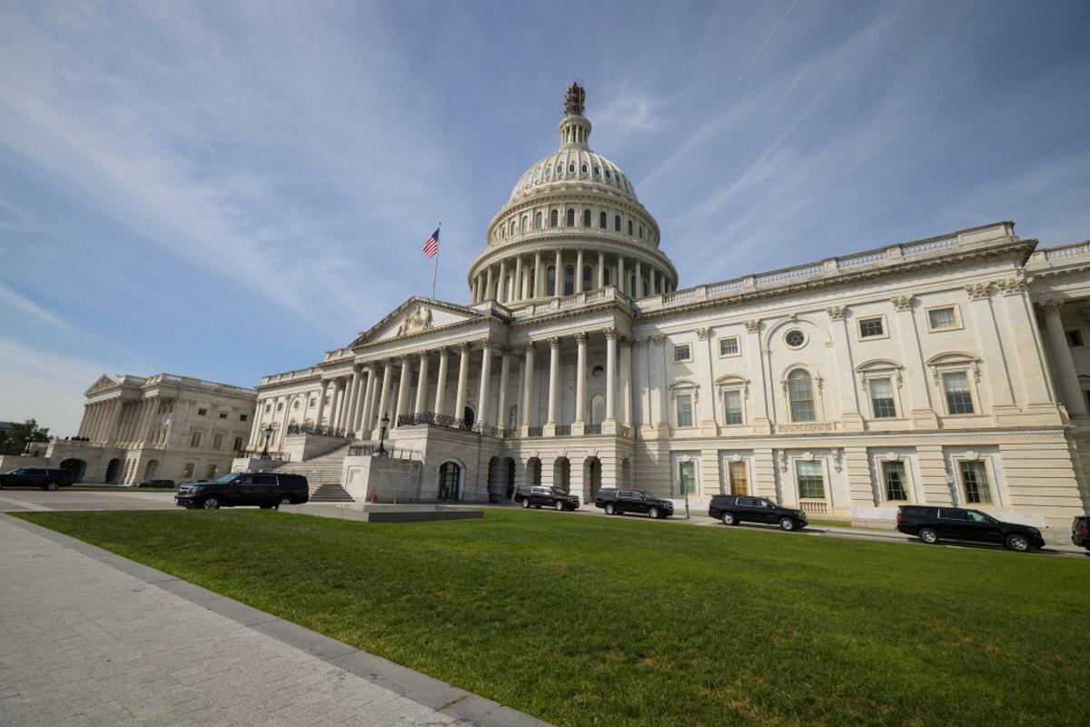 США можуть поновити військову допомогу Україні після виборів до Конгресу, - Reuters