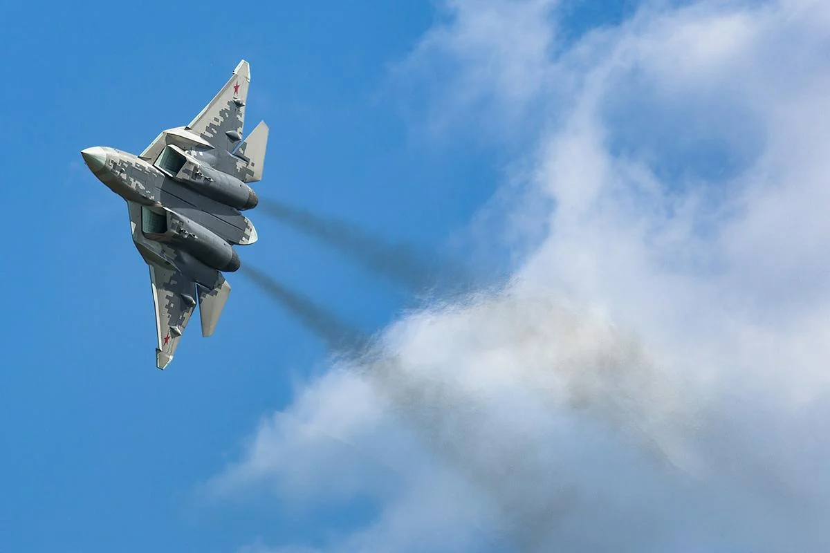 Ще один російський Су-57 згорів на аеродромі: наслідки видно із космосу