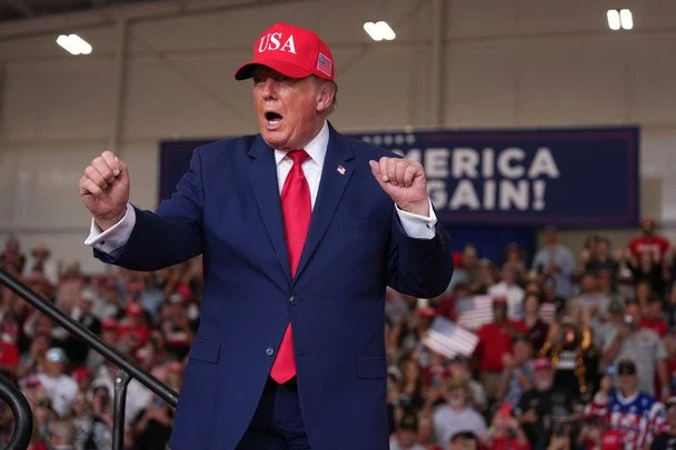 У США знову заговорили про імпічмент Трампа: скільки американців це підтримали — Politico