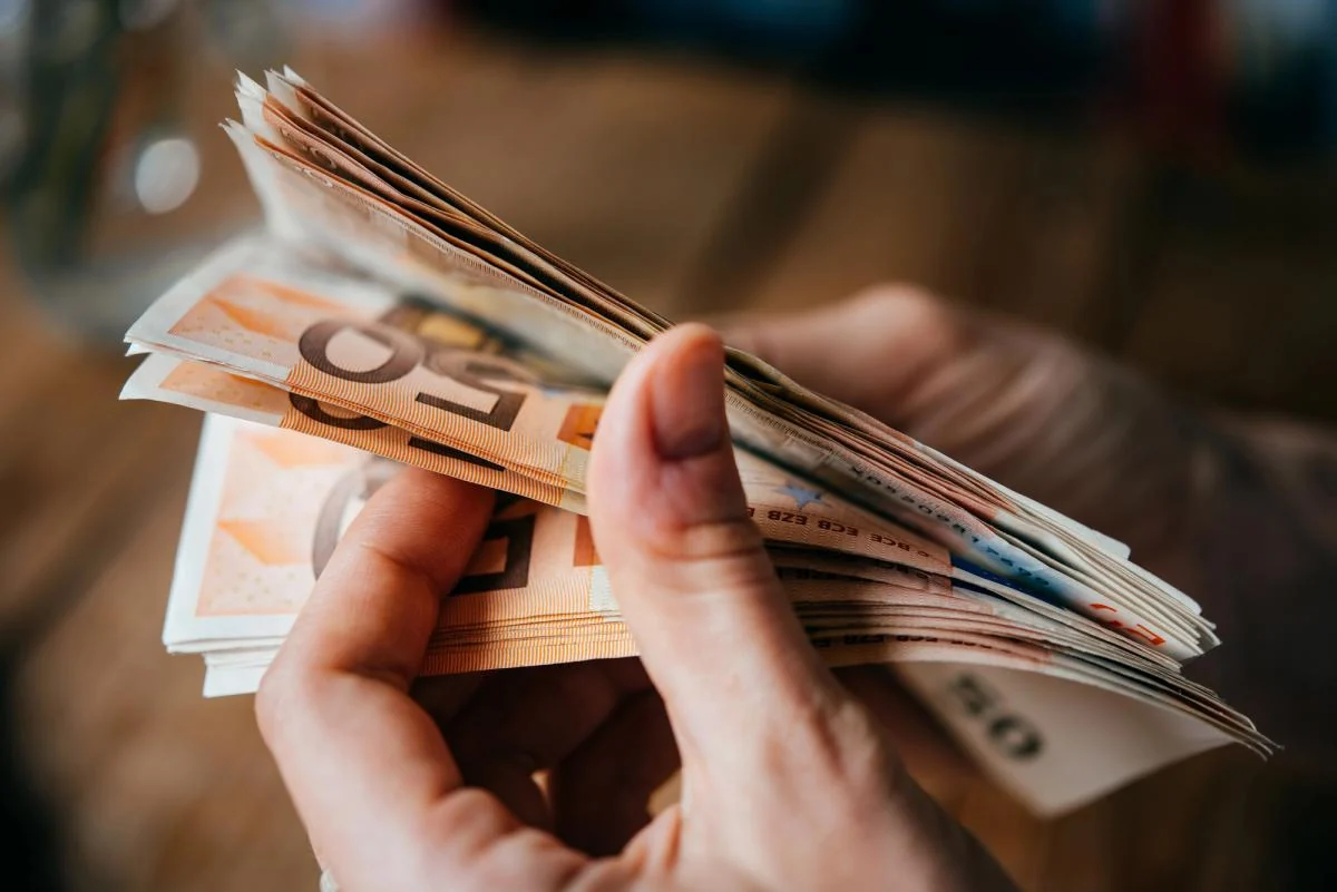 Скільки коштують 100 доларів у 'ПриватБанку': курс валют на 29 жовтня