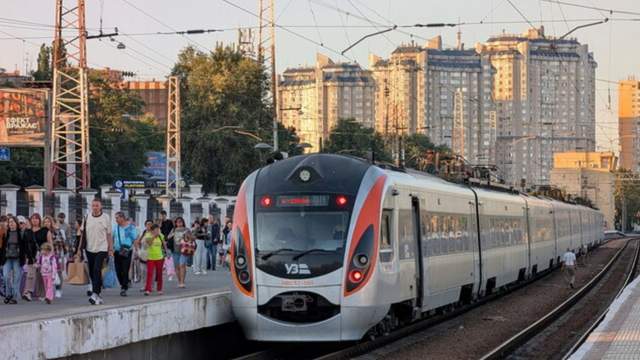 До Польщі курсуватимуть 3 нові потяги: УЗ назвала один із них ім'ям відомого українського діяча