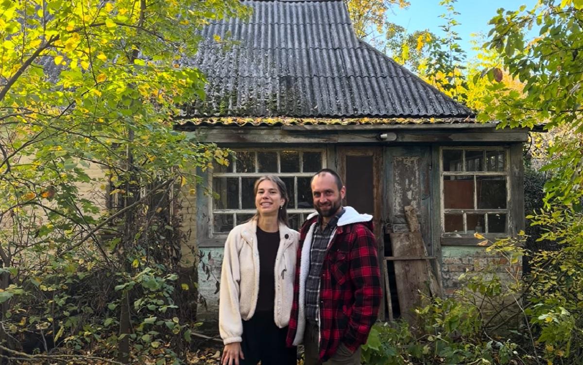 Молода родина купила хату в селі і розповіла, на що її перетворить