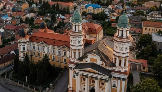 У Мукачівській греко-католицькій єпархії спростували викривлення в іноземних ЗМІ щодо мобілізації священника
